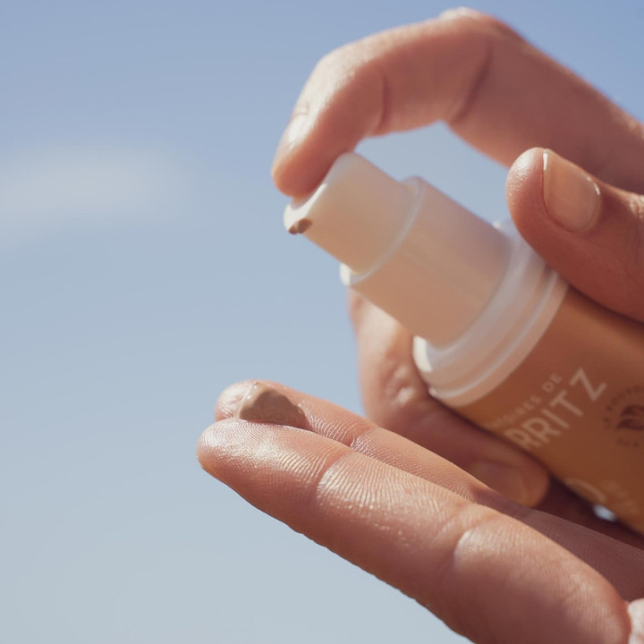 Crème Solaire Teintée Dorée Visage SPF50 Bio 50ml - Laboratoires de Biarritz – IllicoPharma