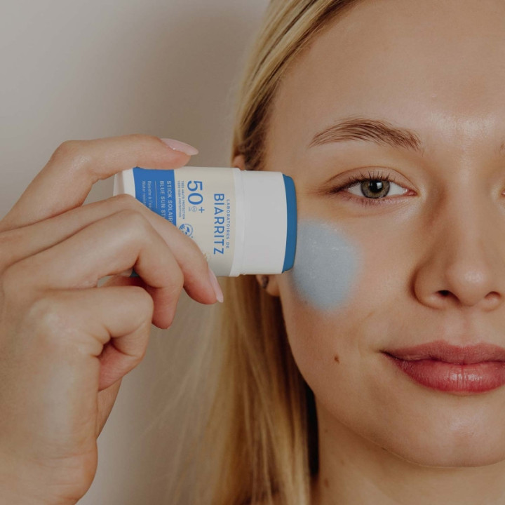 Stick Solaire Bleu SPF50+ Bio 12g - Laboratoires de Biarritz – IllicoPharma