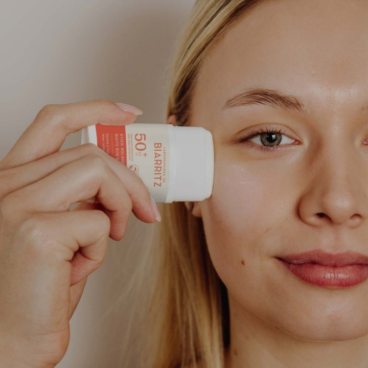 Stick Solaire Blanc SPF50+ Bio 12g - Laboratoires de Biarritz – IllicoPharma